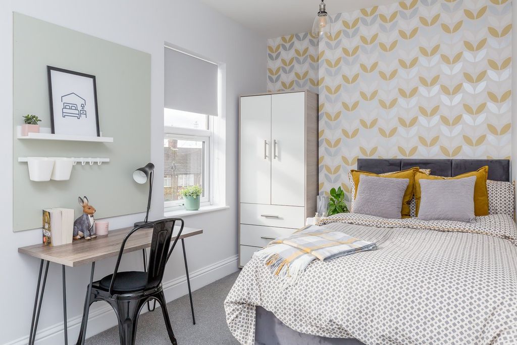 Property photo 2 of 12