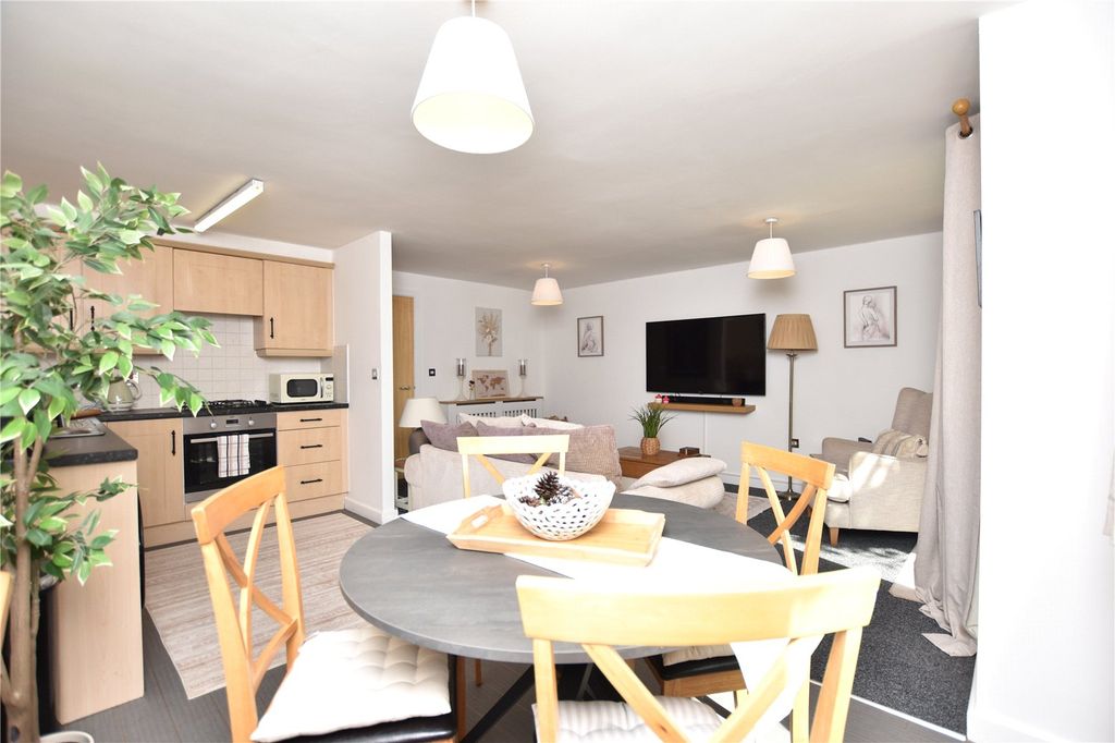 Property photo 3 of 13 Picture No. 06