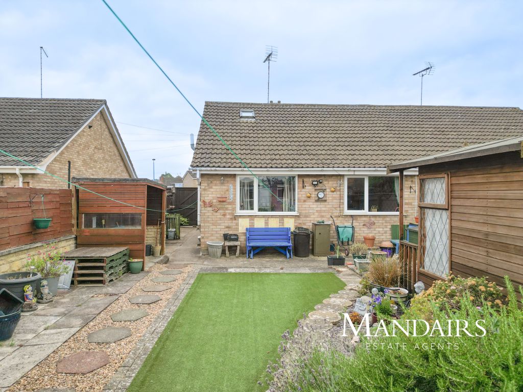 Property photo 2 of 27