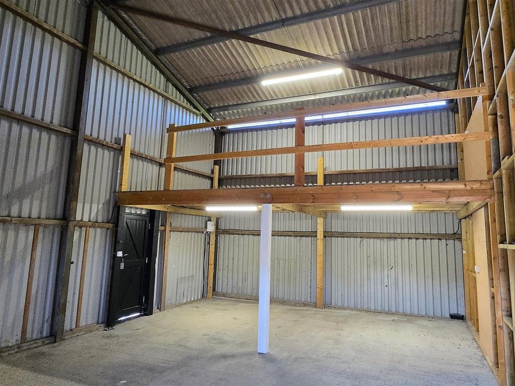 Property photo 3 of 28 Garage Barn