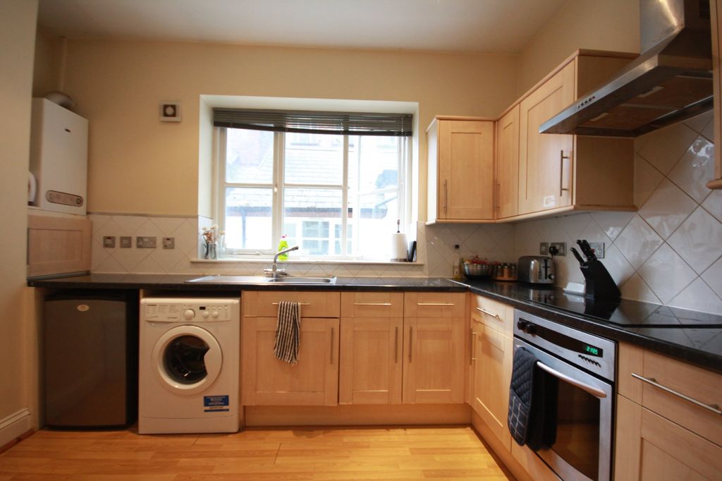 Property photo 3 of 8