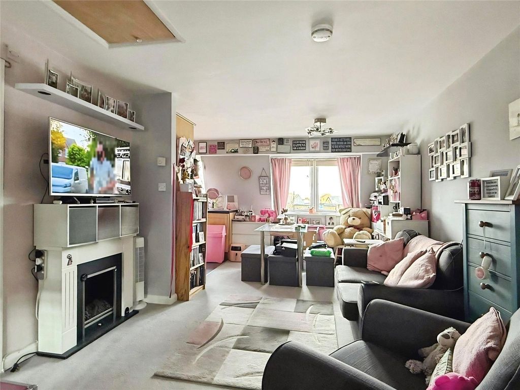 Property photo 3 of 9 Picture No. 15