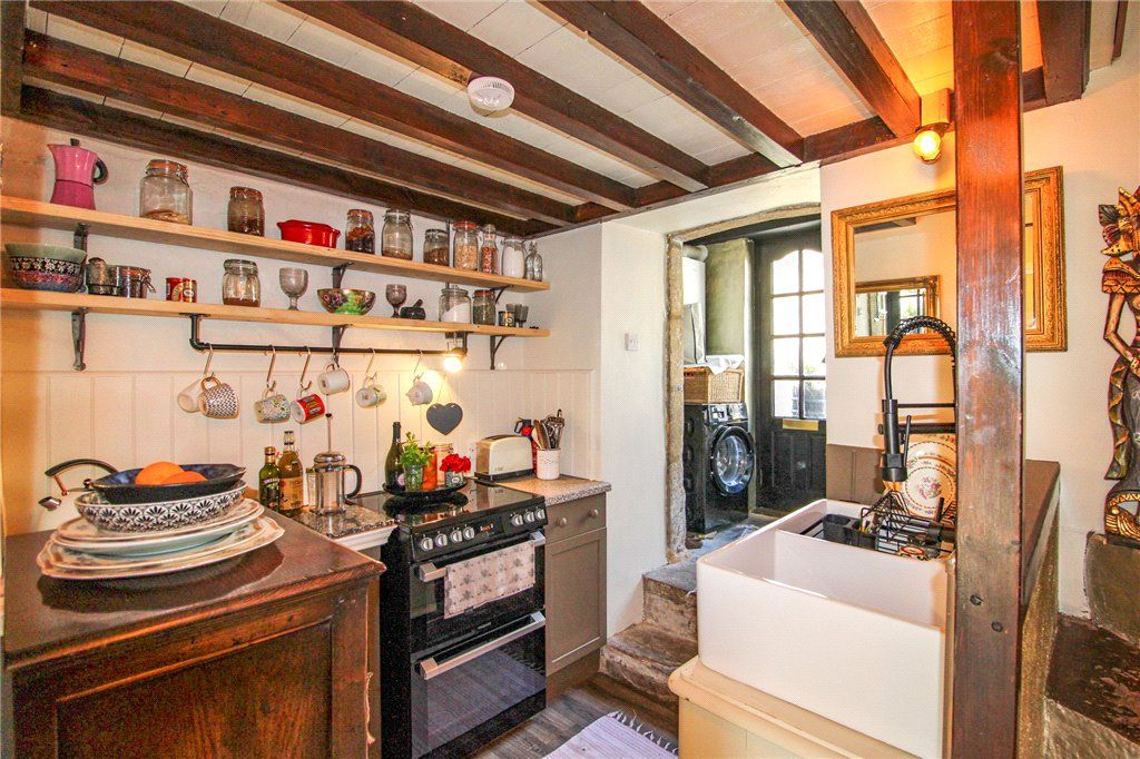 Property photo 3 of 23 Kitchen