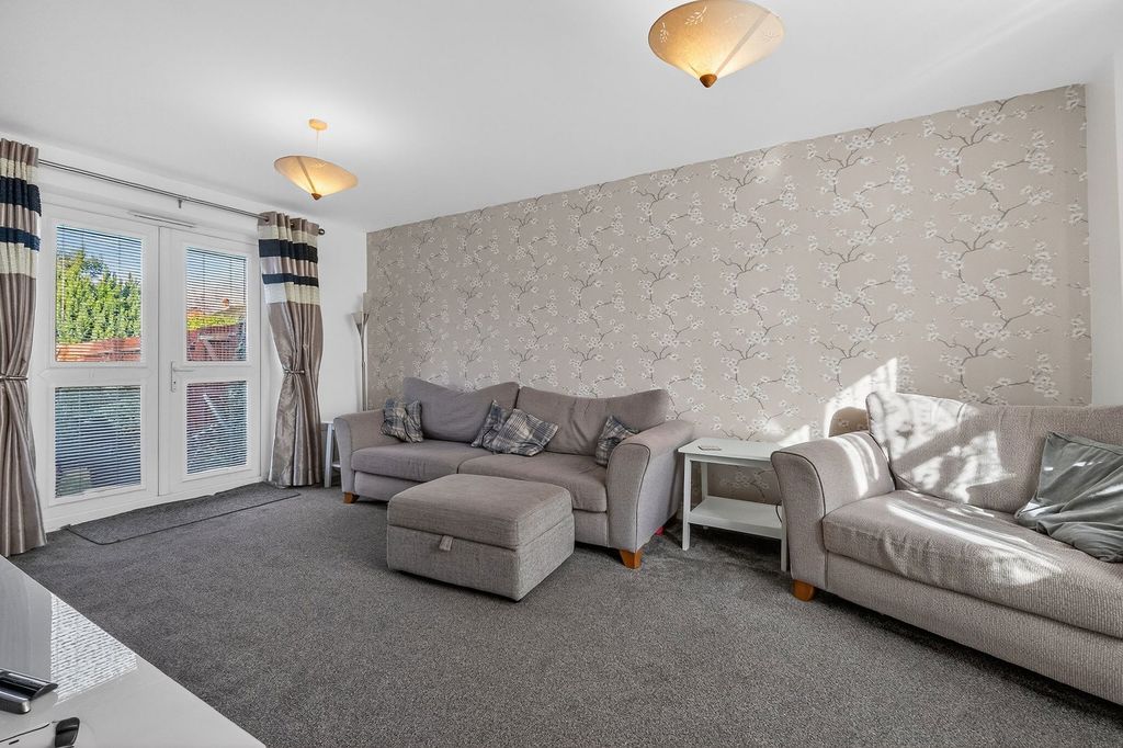 Property photo 3 of 25