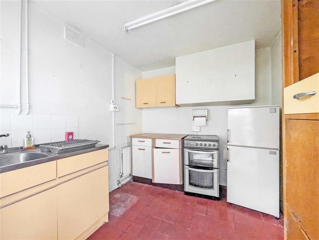 Property photo 3 of 8