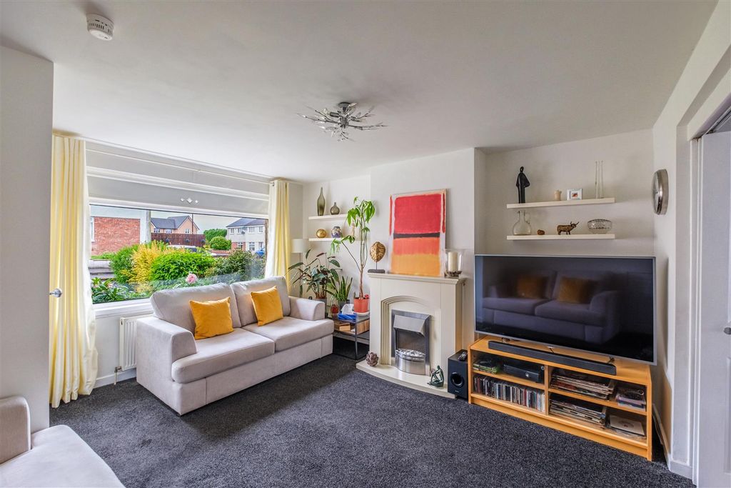 Property photo 3 of 19 Millholm Gardens-10.Jpg