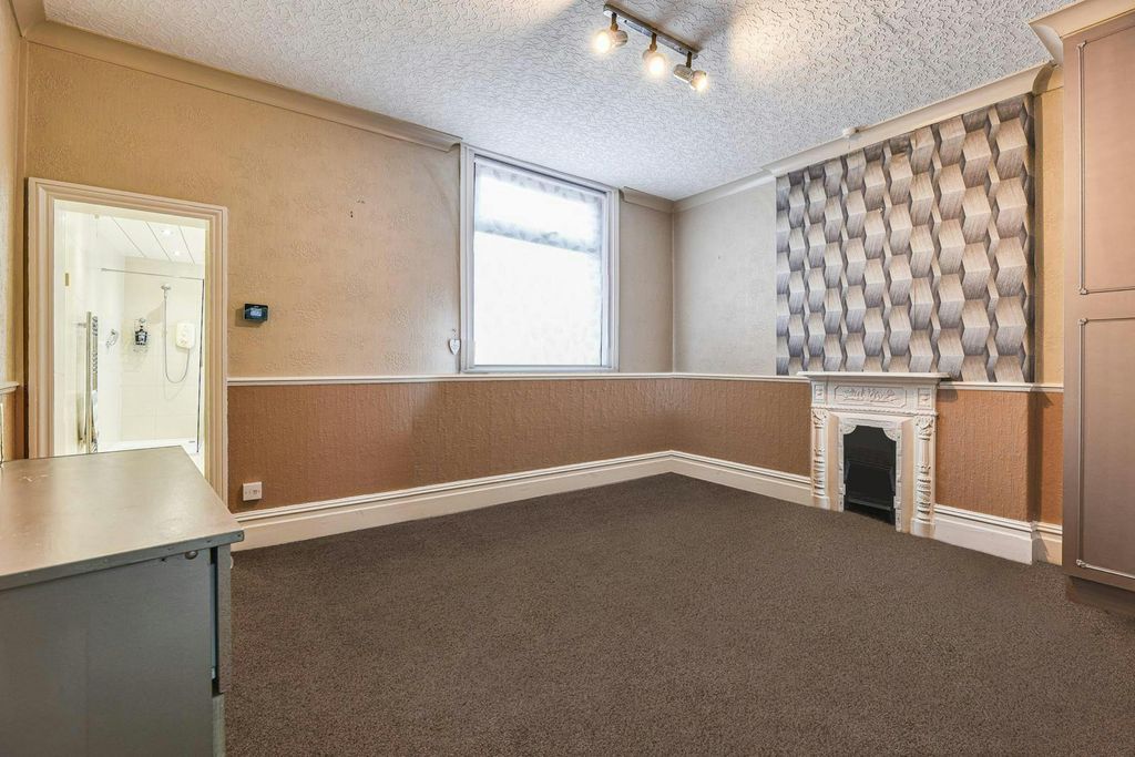 Property photo 3 of 15 Internal