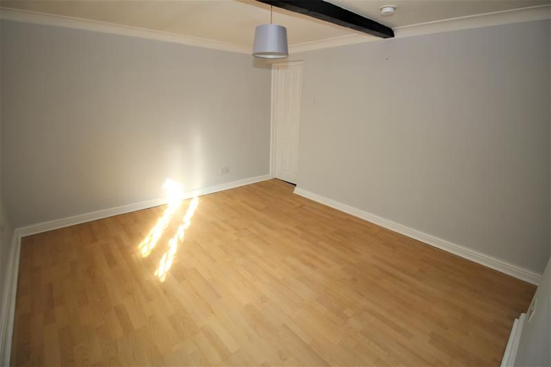 Property photo 3 of 7 Lounge1