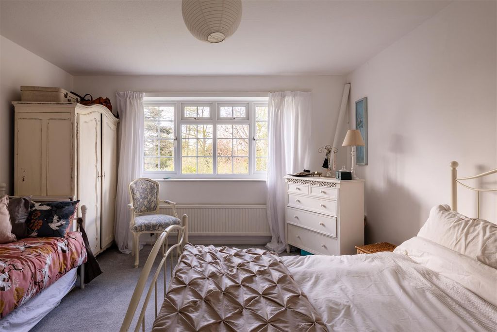 Additional image 16 of 4 bed detached house for saleYardley Close, Reigate RH2