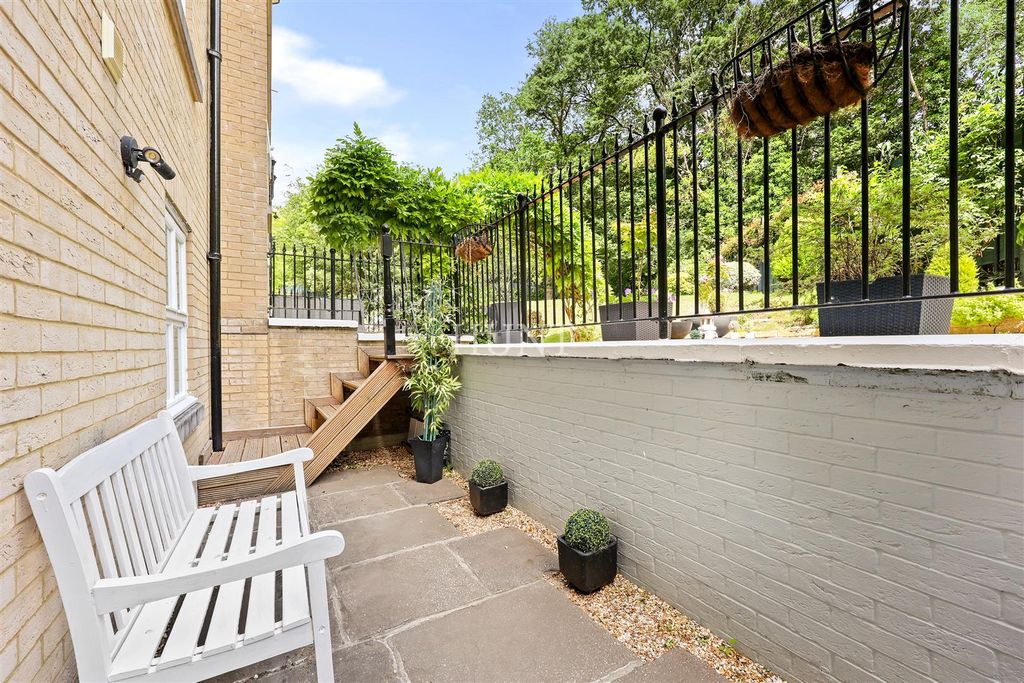 Additional image 27 of 4 bed flat for saleRegents Drive, Repton Park, Woodford Green, Essex IG8