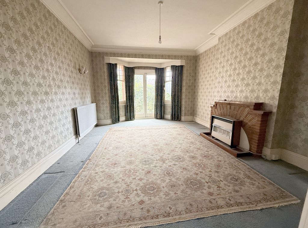 Property photo 3 of 18 Rear Reception