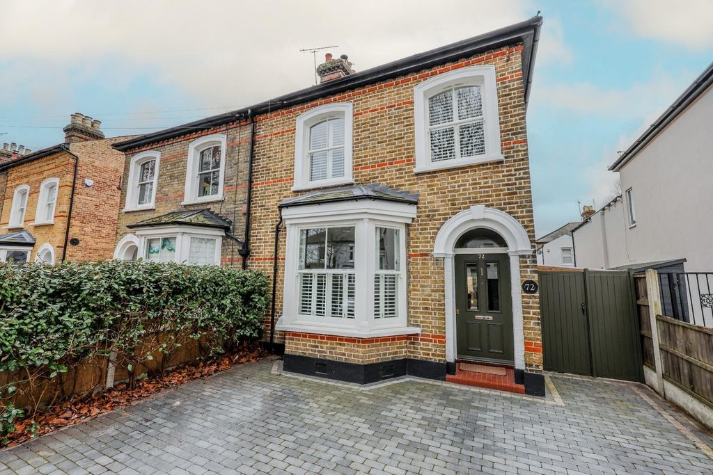 Property photo 1 of 33 Front 2 Bs.Jpg