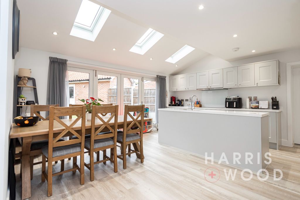 Property photo 2 of 28 4525921