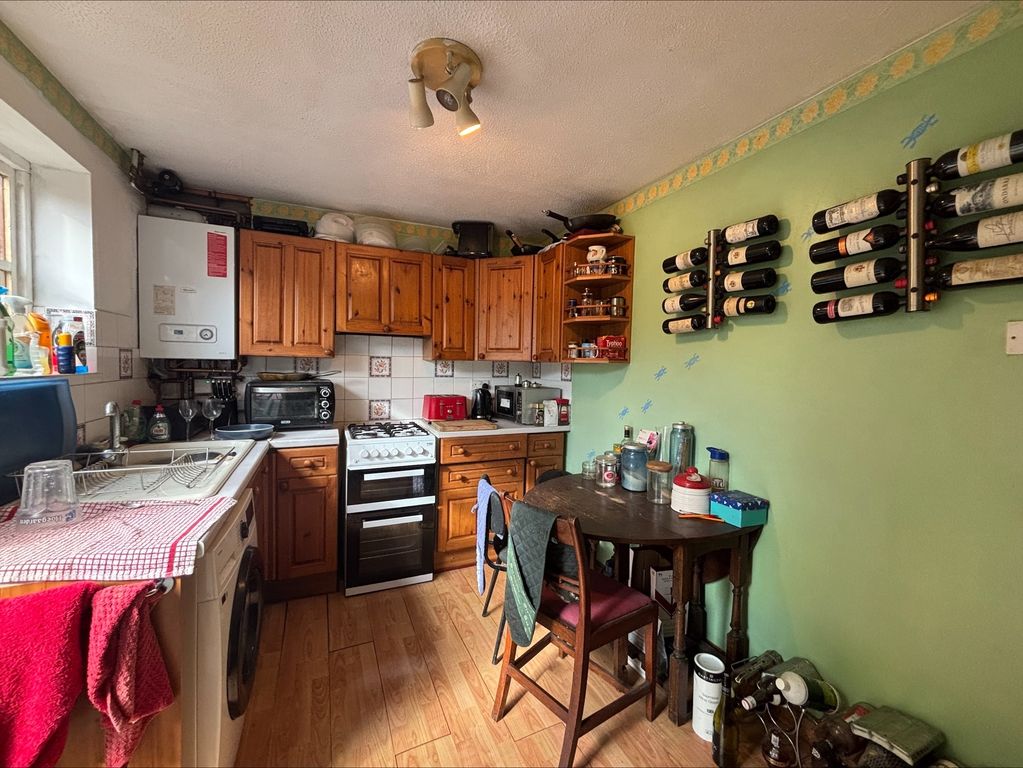 Property photo 3 of 6
