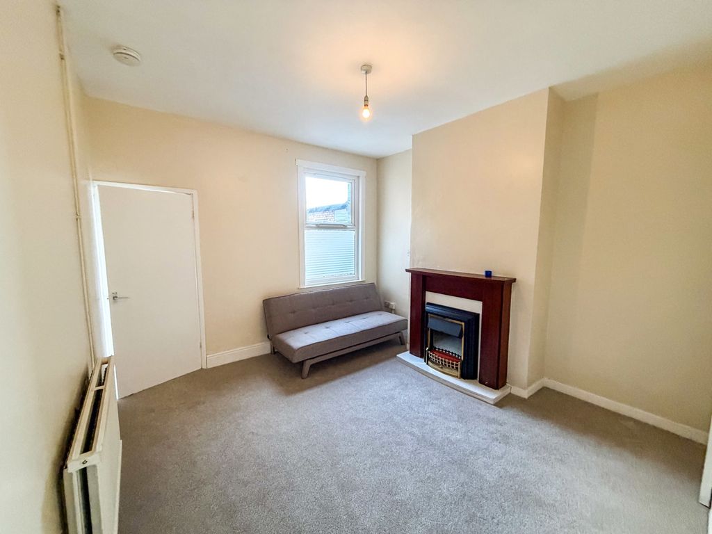 Property photo 3 of 14 Dining Room