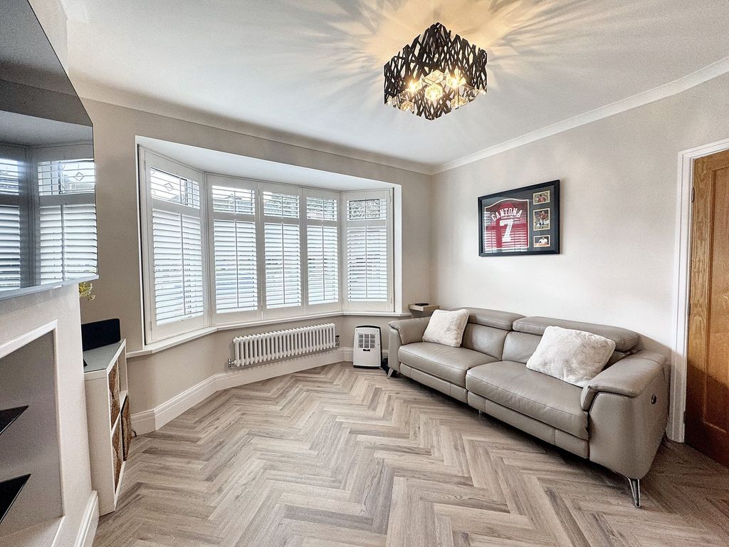 Property photo 3 of 64