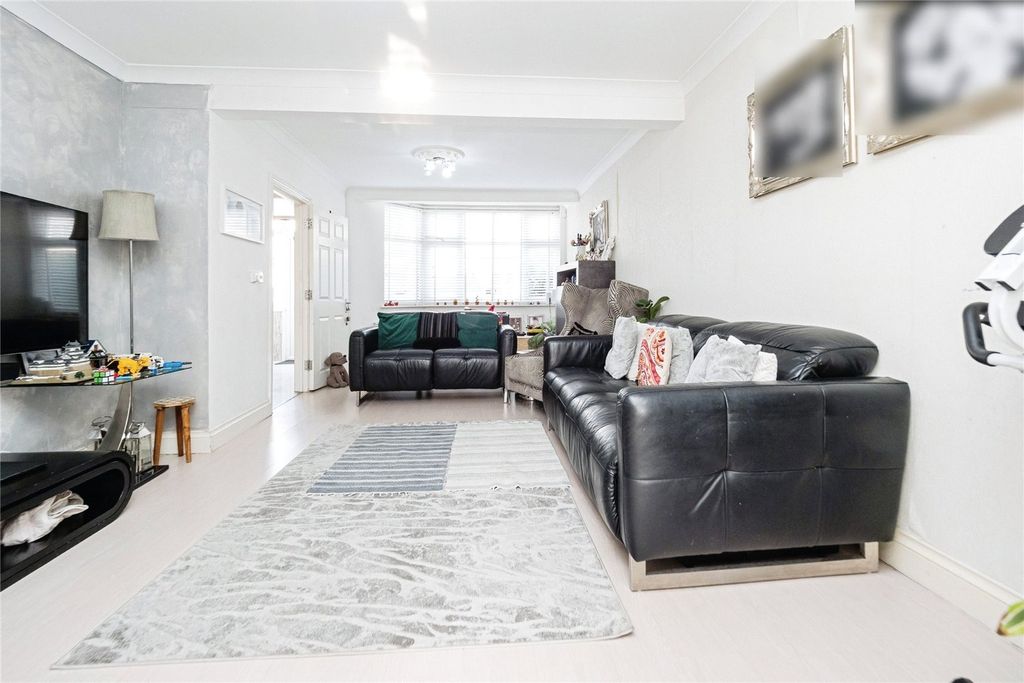 Property photo 3 of 17 Picture No. 23