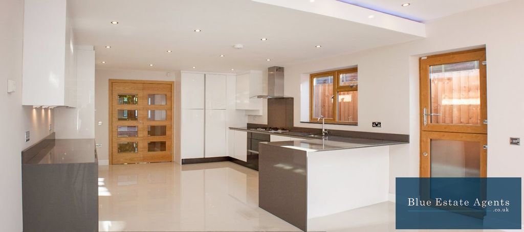 Property photo 3 of 21 Extended Kitchen &amp; Diner