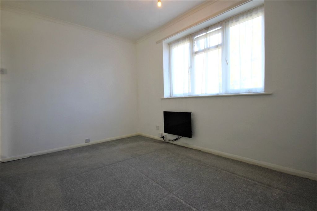 Property photo 3 of 16 Bedroom