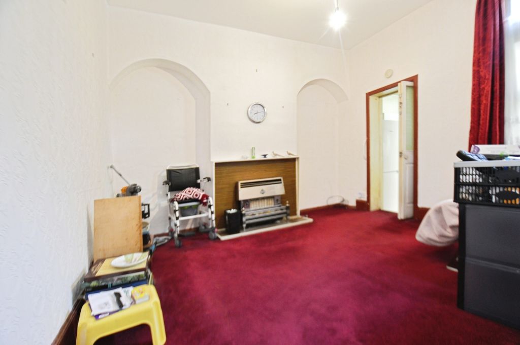 Property photo 3 of 14 Pbox-Img.Jpg