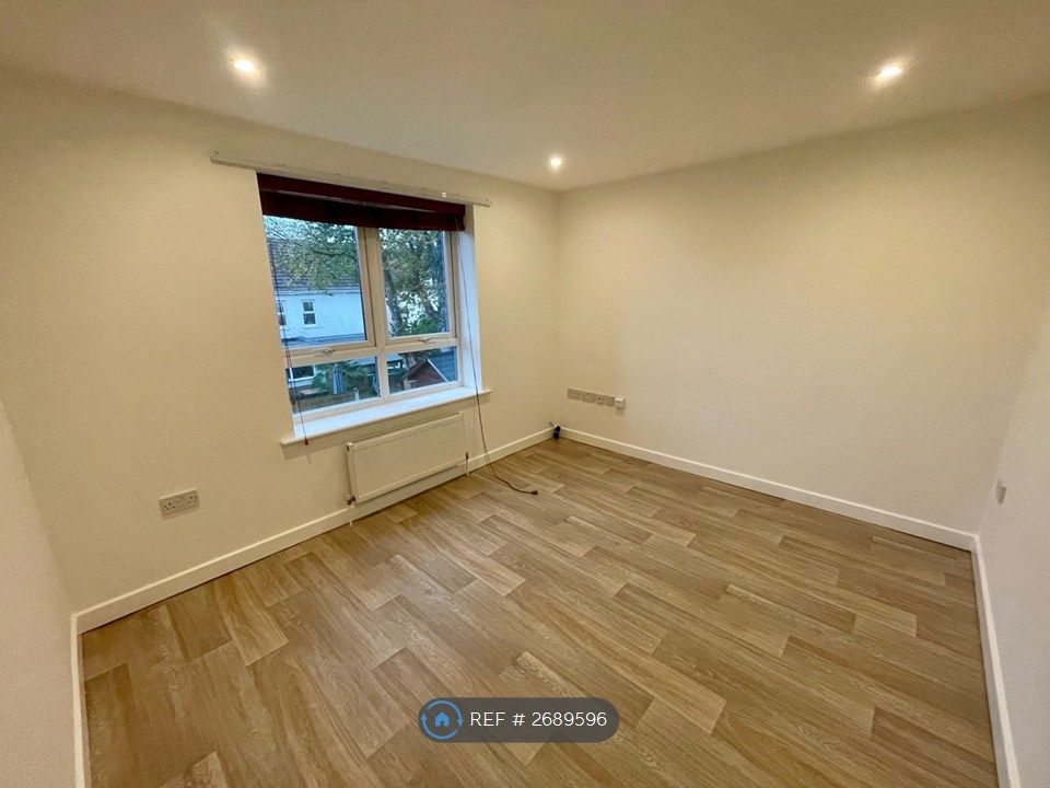 Property photo 1 of 8 Lounge