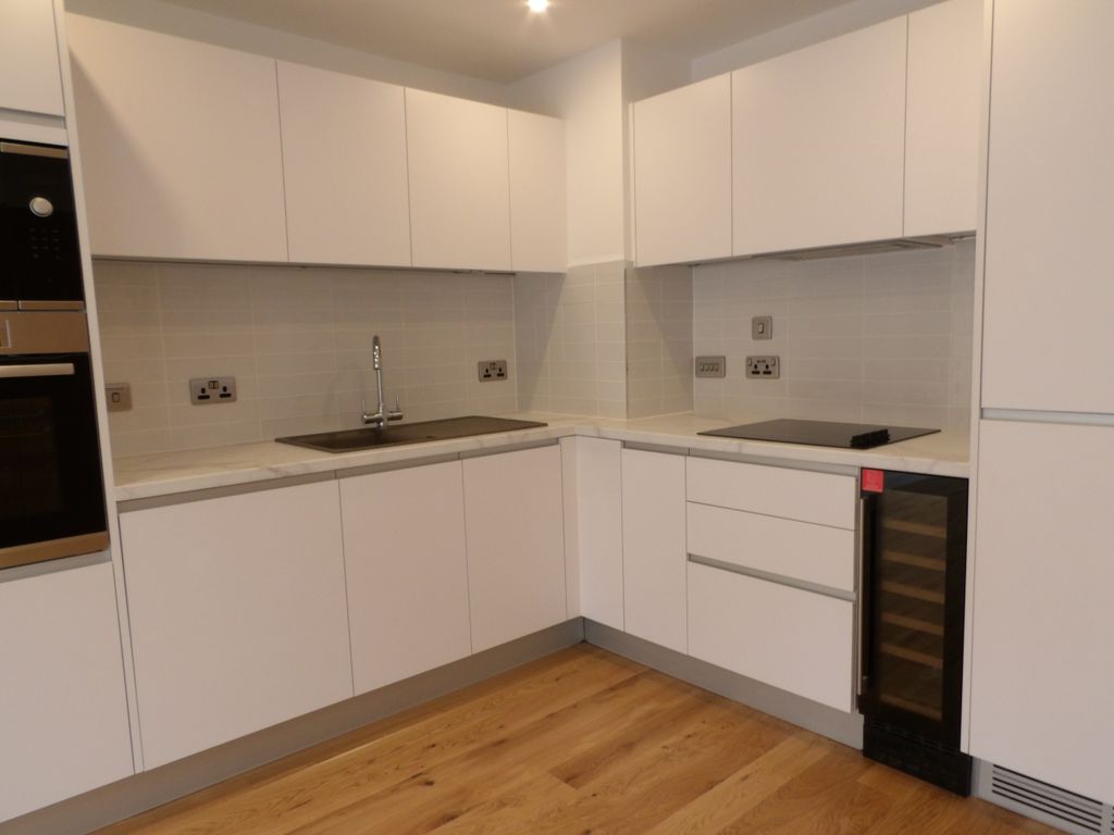 Property photo 2 of 7 Kitchen