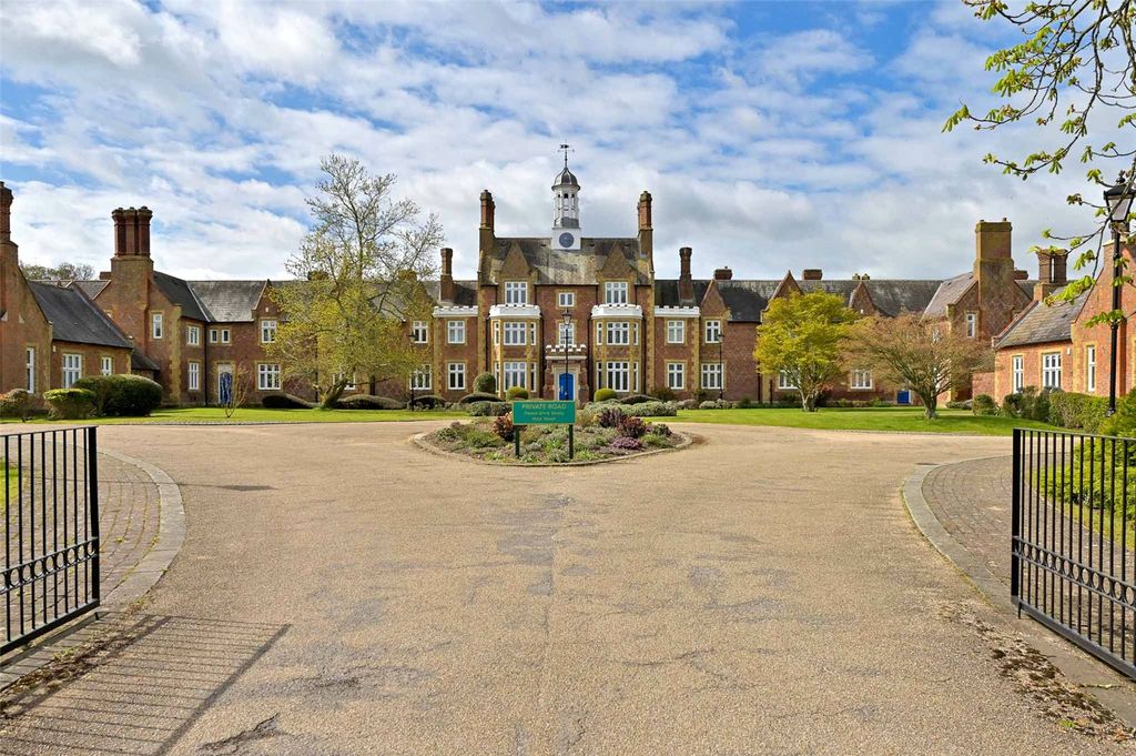 Property photo 2 of 18 Front