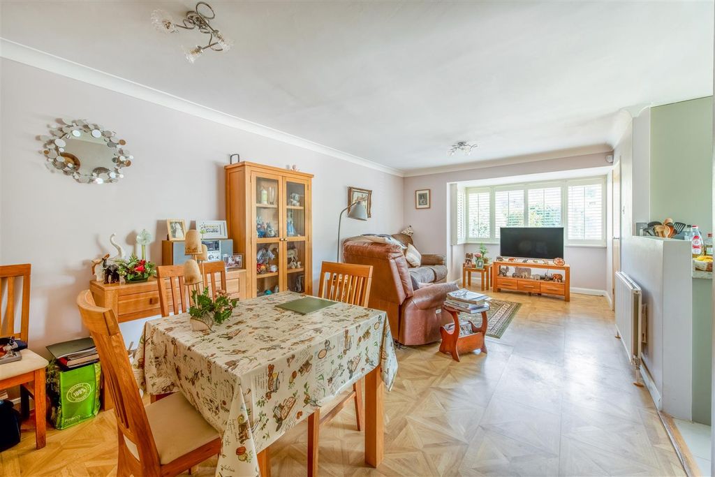 Property photo 2 of 22 115 Penlands Avenue -5.Jpg