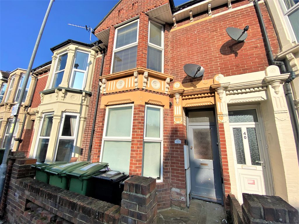 Property photo 1 of 9