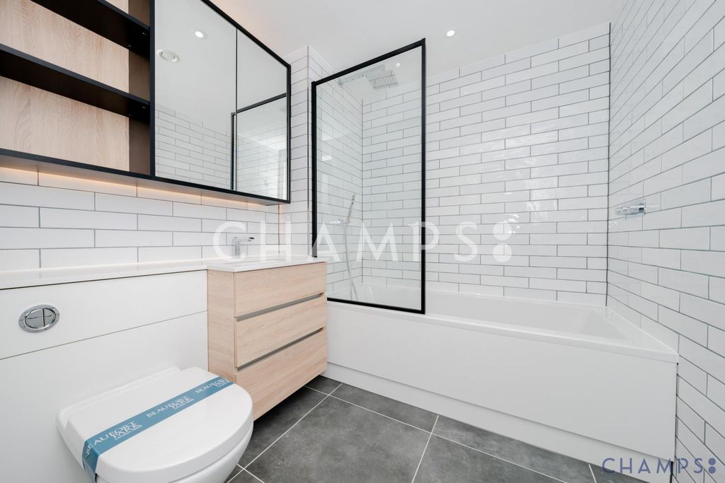 Property photo 3 of 18 Gallery