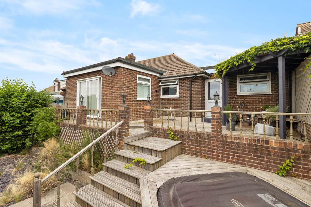 Property photo 2 of 23