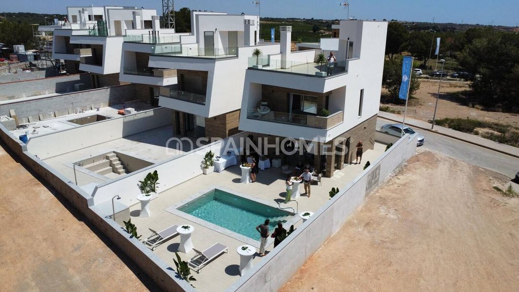 Property photo 3 of 59