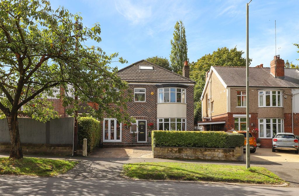 Property photo 1 of 25 Front