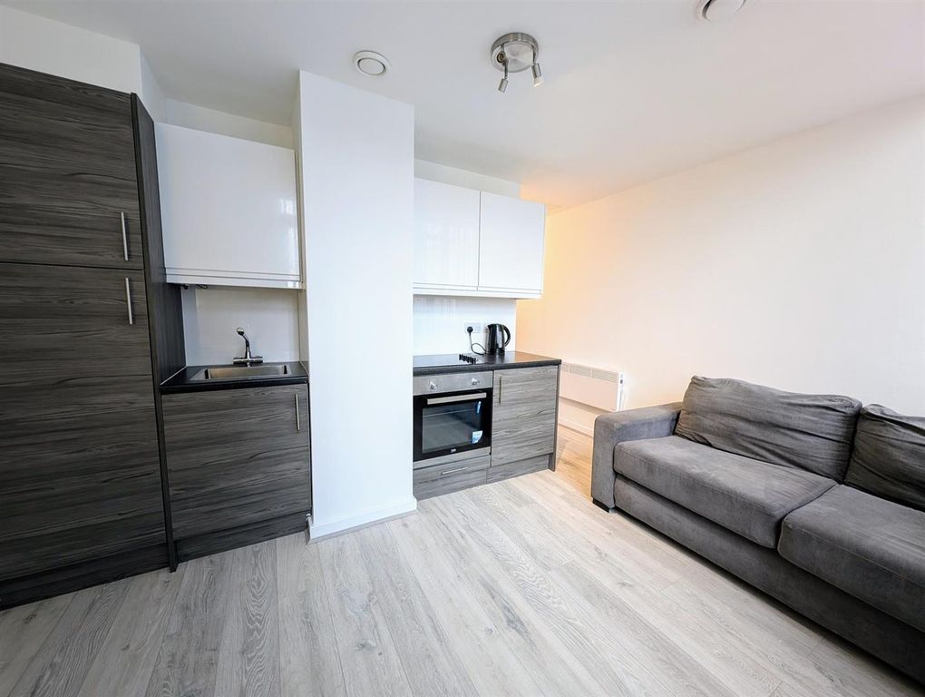 Property photo 2 of 7 Kitchen.Jpg