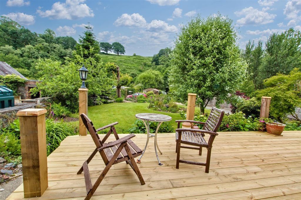 Property photo 2 of 52 Decking Area