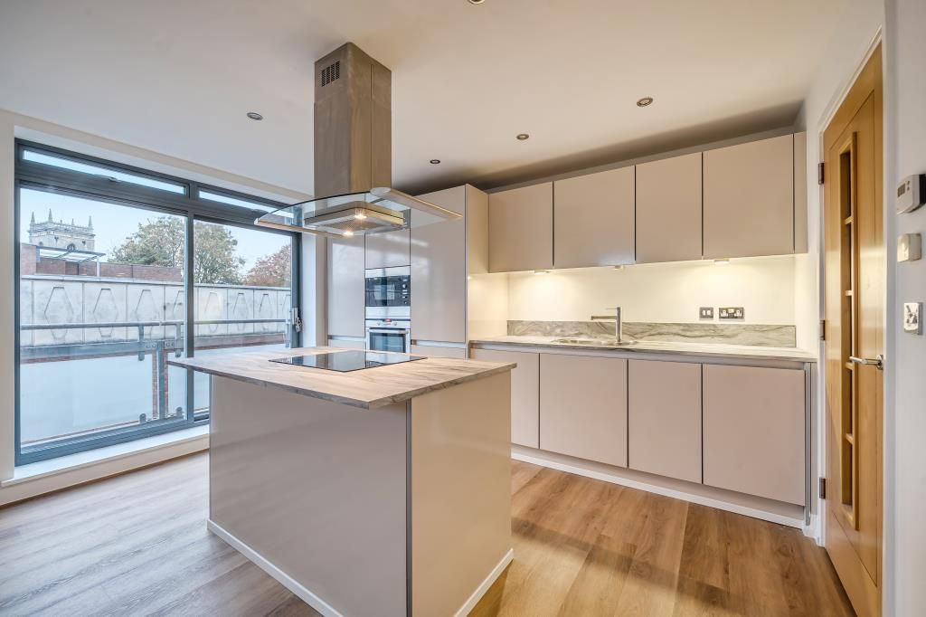 Property photo 2 of 19 Kitchen