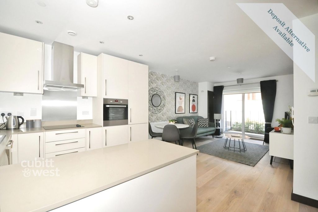 Property photo 1 of 8 Kitchen/Lounge