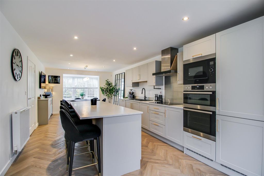 Property photo 3 of 22