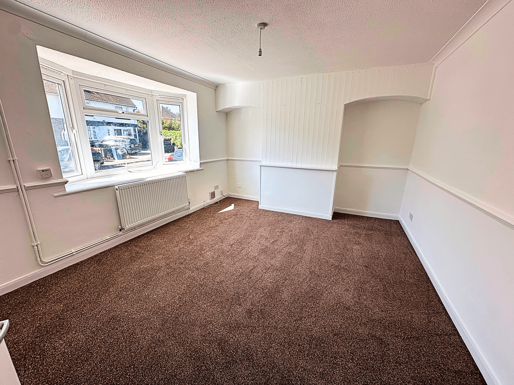 Property photo 3 of 15 4-Min