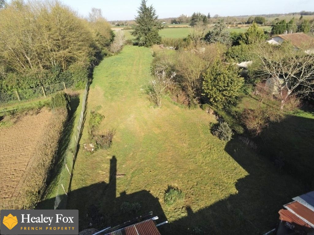 Property photo 2 of 32