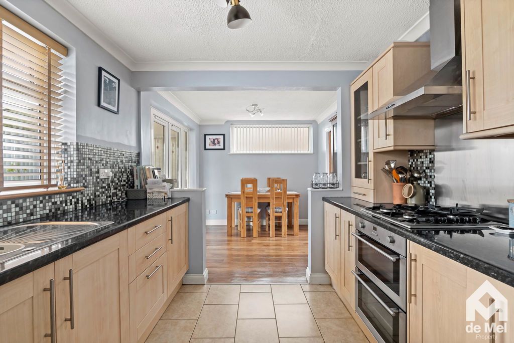 Property photo 2 of 16 Photo 12