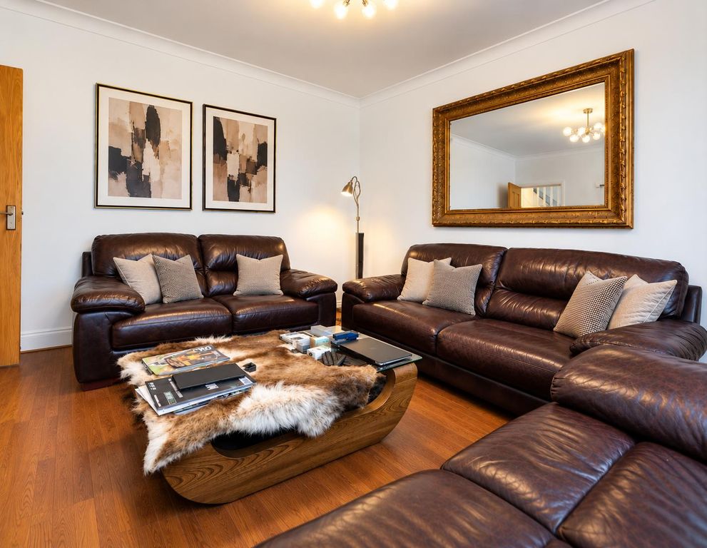 Property photo 3 of 27 192956