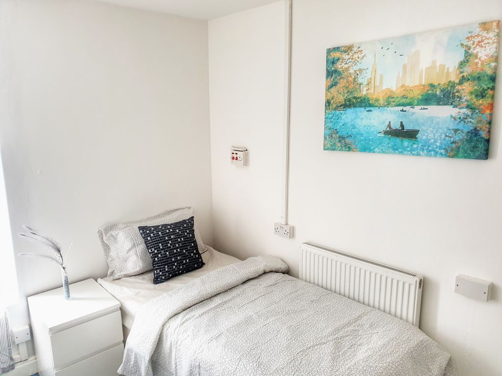 Property photo 1 of 4