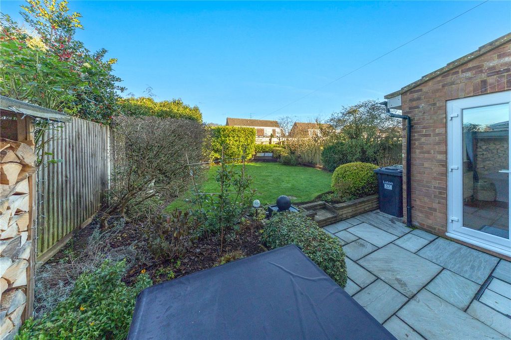 Property photo 2 of 28 Picture No. 04