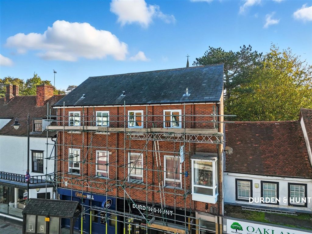 Property photo 1 of 10 High Street