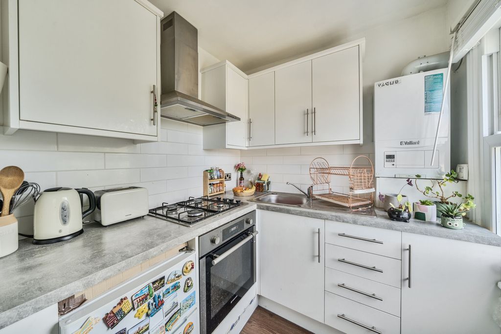 Property photo 2 of 18 Kitchen
