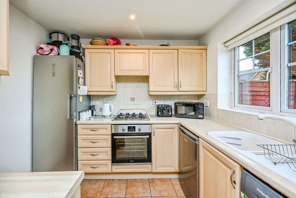 Property photo 2 of 14