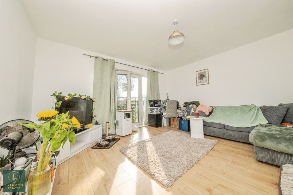 Property photo 2 of 10 Qq-5