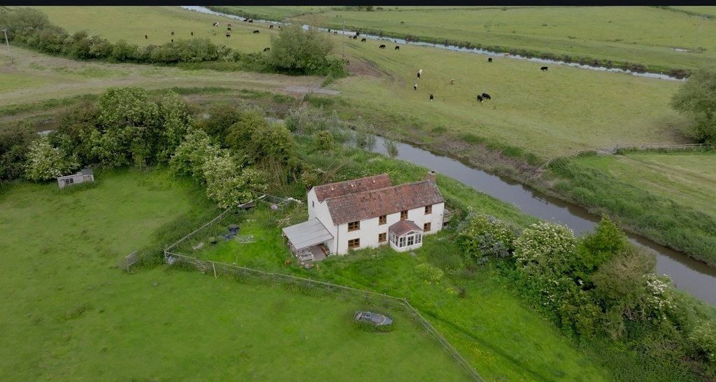 Property photo 1 of 31 Picture No. 35