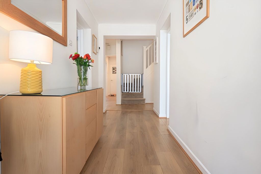 Property photo 2 of 35